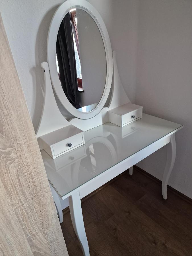 98Qm Wohnung Im Villenviertel - Voll Ausgestattet Mit Balkon Und Kamin - Wlan Gratis Βίλχελμσχαφεν Εξωτερικό φωτογραφία